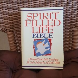 VTG 1991 NKJV Spirit-Filled Life Bible Hardcover w/ Original Dust Jacket